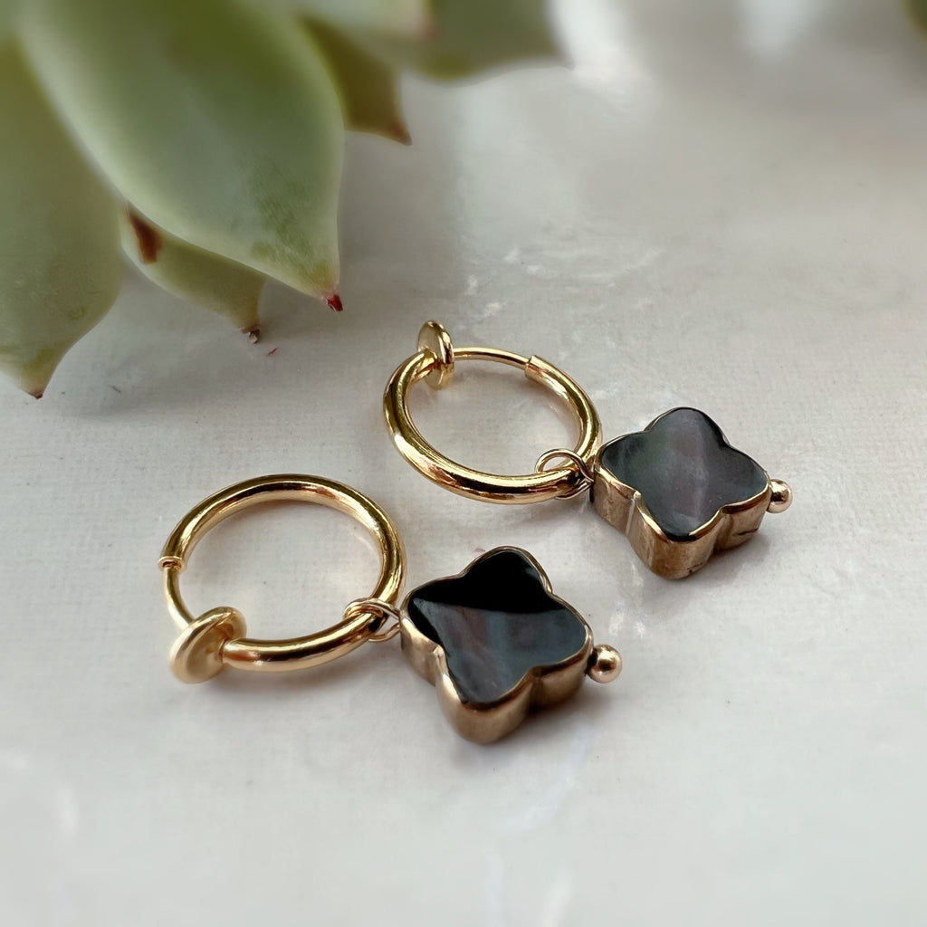 Clips d'oreille 2-EN-1 CLIPS anneaux Créoles doré avec Perle Noire trèfle à quatre feuilles en verre Bijoux quotidien Anneaux 1.3cm