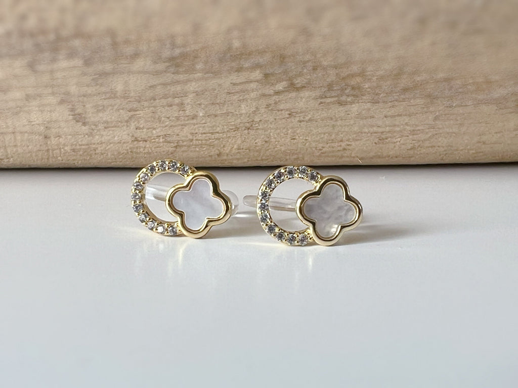 Mini invisible ear CLIPS Circle zircon small 4-leaf clover white mother-of-pearl gold lucky charm Delicate minimalist earrings