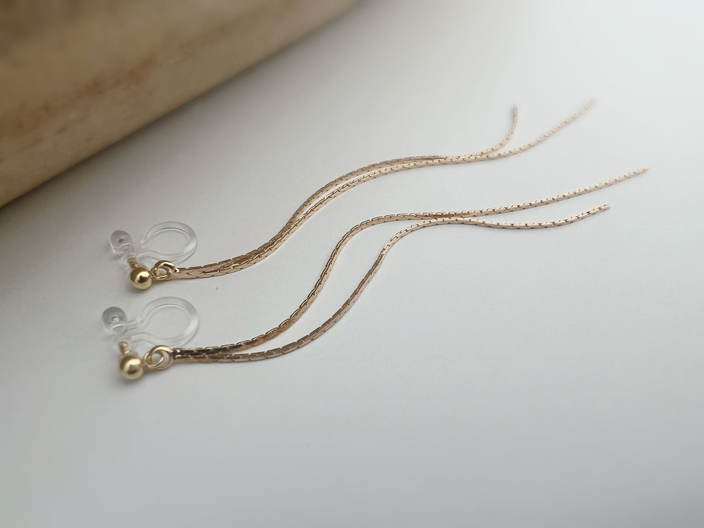 Longue Clips d'oreilles invisibles. Double chaîne or tassel. Boucles d'oreilles clips confortable pour oreilles non percées. Prêt à offrir.