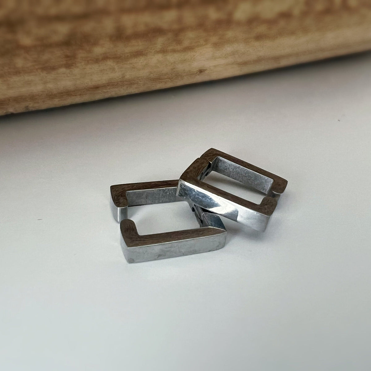 Boucles d'oreilles Rock CLIPS CLAMP carré Argent / Noir. clips d'oreilles pour Oreilles Non Percées. Bijoux quotidiens hommes femmes