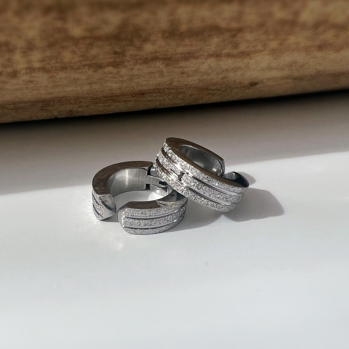 Rock CLIPS CLAMP earrings frosted silver / frosted black rings. Unpierced Ears. Daily Jewelry Men Women
