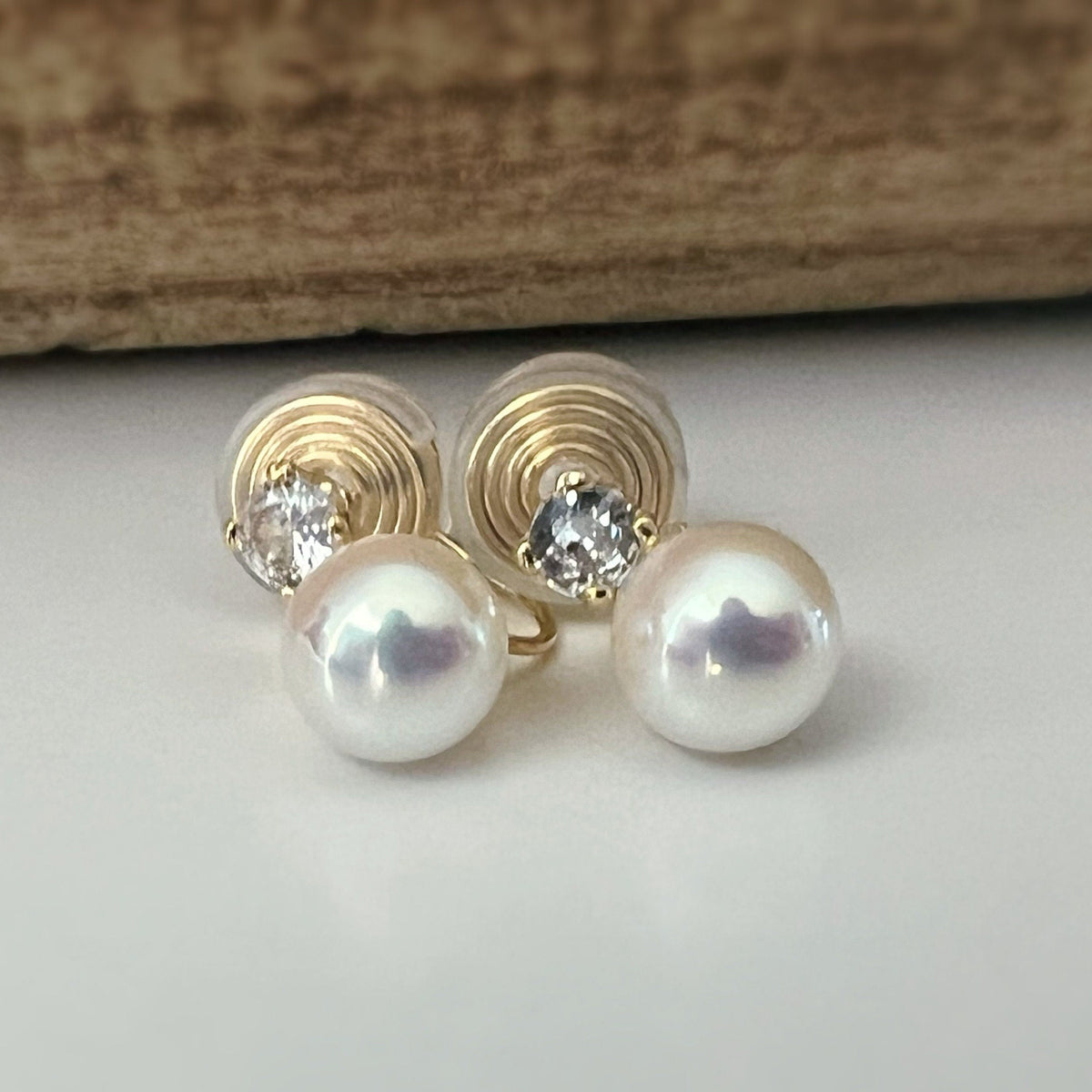 PAINLESS! CLIPS U spiral earrings gold plated White pearl 8mm Zircon 4MM. Comfortable ear clips.