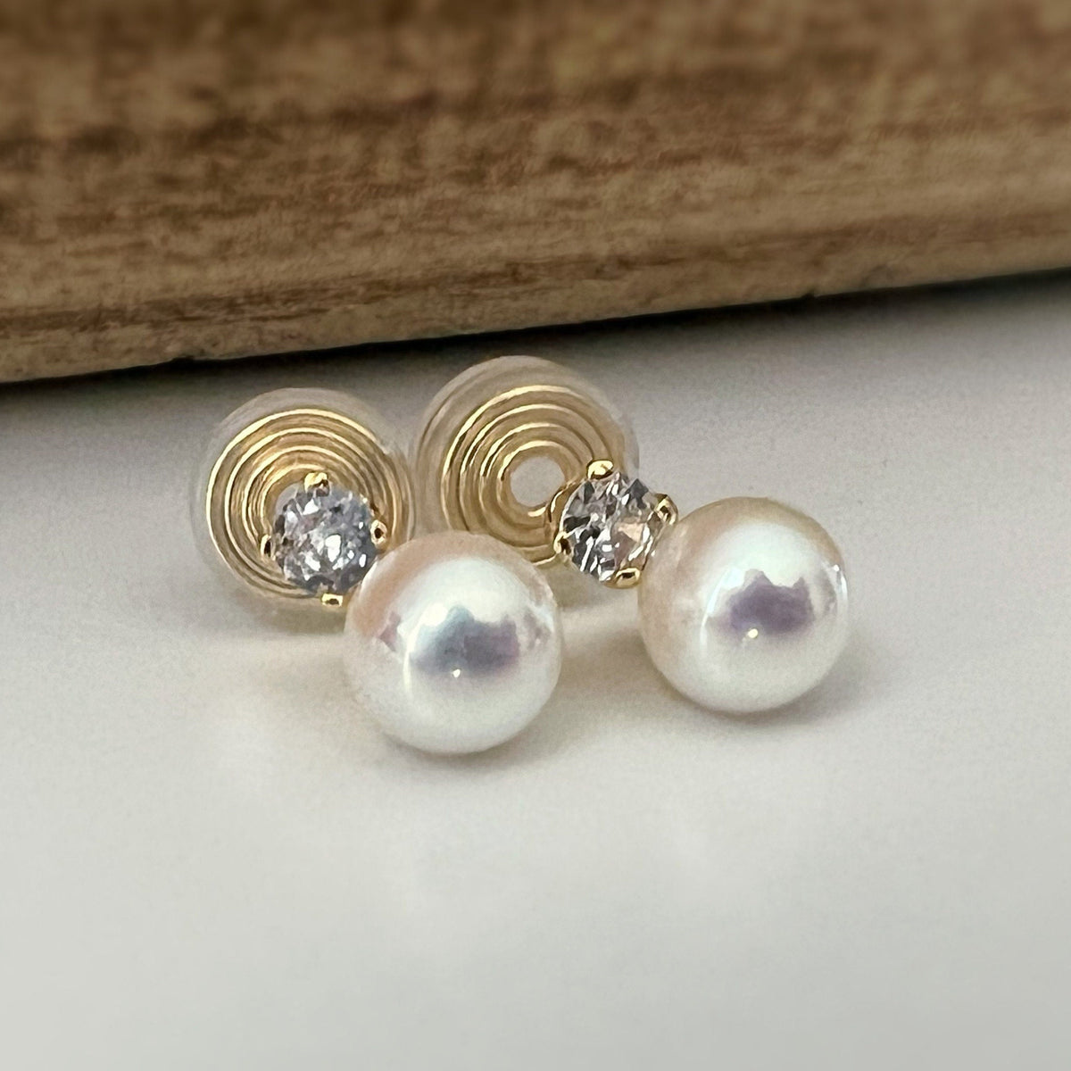 PAINLESS! CLIPS U spiral earrings gold plated White pearl 8mm Zircon 4MM. Comfortable ear clips.