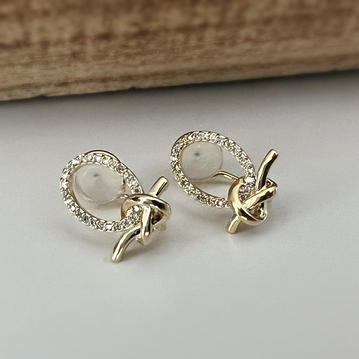 SANS DOULEUR ! Boucles d'oreilles CLIPS U nœud plaqué d'Or Ovale mini zircon. Clips d'oreilles confortable Boucles Délicates