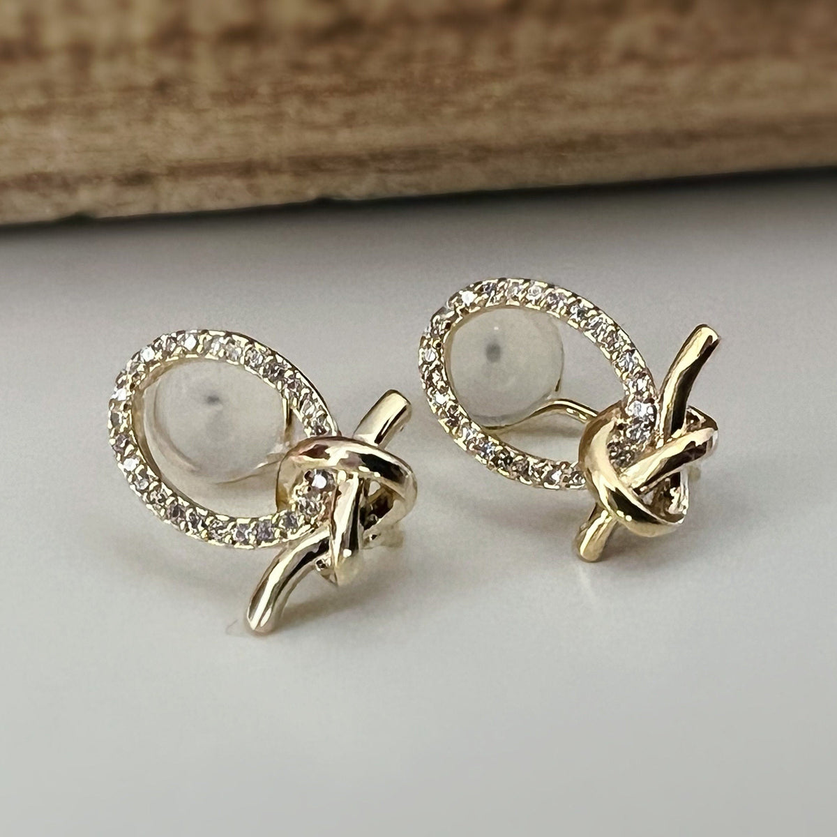 SANS DOULEUR ! Boucles d'oreilles CLIPS U nœud plaqué d'Or Ovale mini zircon. Clips d'oreilles confortable Boucles Délicates