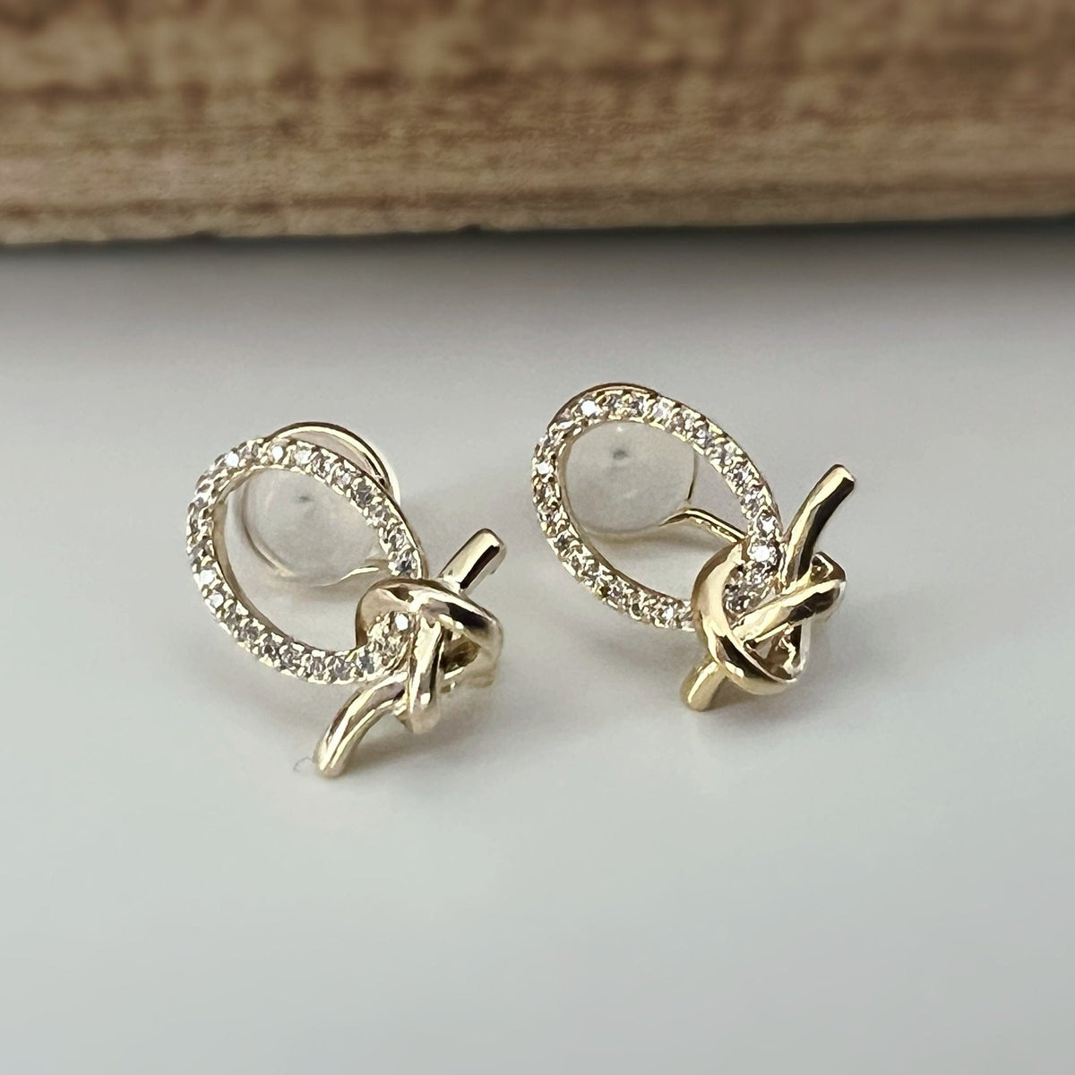 SANS DOULEUR ! Boucles d'oreilles CLIPS U nœud plaqué d'Or Ovale mini zircon. Clips d'oreilles confortable Boucles Délicates