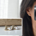 CLIPS d'oreilles invisibles, Mini Noeud de papillon zircon goutte d'eau perle blanche. Boucles d'oreilles délicat minimaliste, prêt à offrir