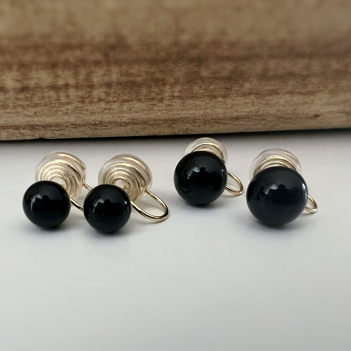 SANS DOULEUR ! Boucles d'oreilles CLIPS U spirale Perle Noir 8mm/ 10mm plaqué d'Or. Clips d'oreilles confortable.