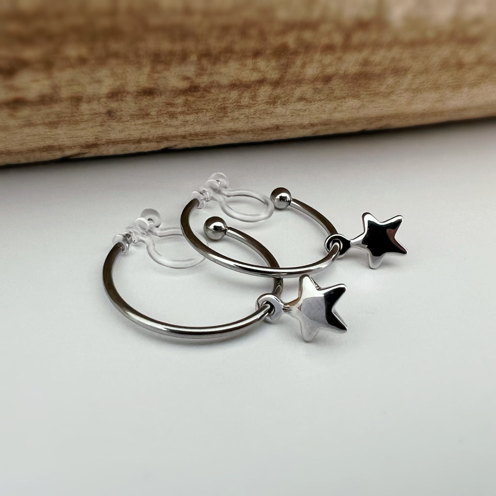 ÉTOILE Invisible Clip Earrings, Star Hoop Rings 25mm, CLIPS Creole silver color. Discreet Delicate. Comfortable.