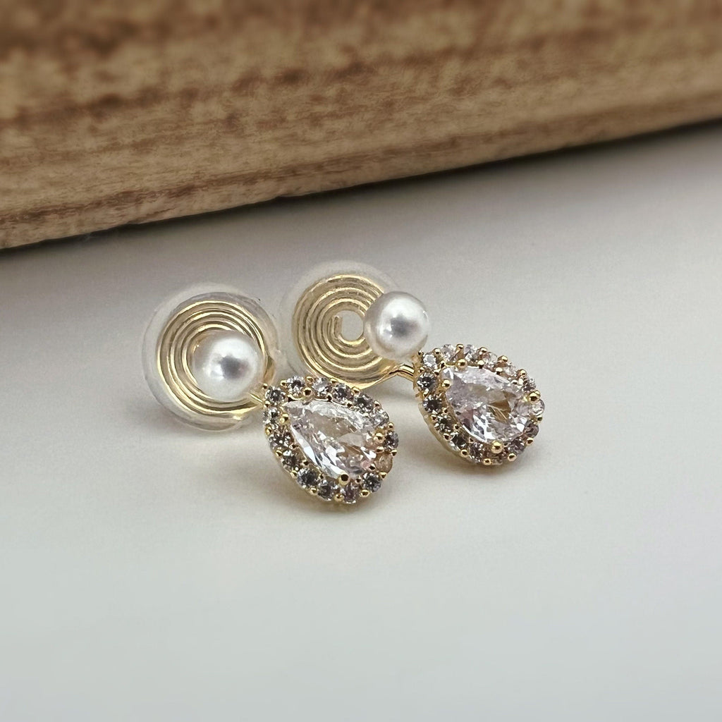 SANS DOULEUR ! Boucles d'oreilles CLIPS U spirale plaqué d'Or mini Perle blanche 4mm Goutte d'eau Zircon. Clips d'oreilles confortable.