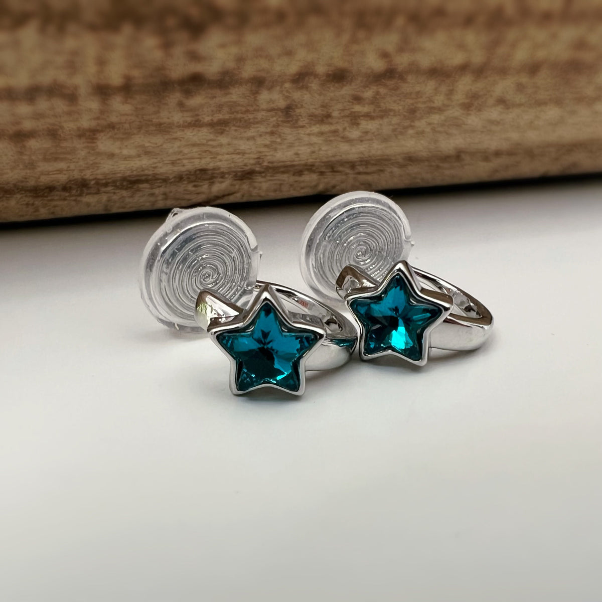 SANS DOULEUR ! Boucles d'oreilles CLIPS Petit cercle argent avec petit étoile bleu. Clips d'oreilles confortable Boucles Délicates