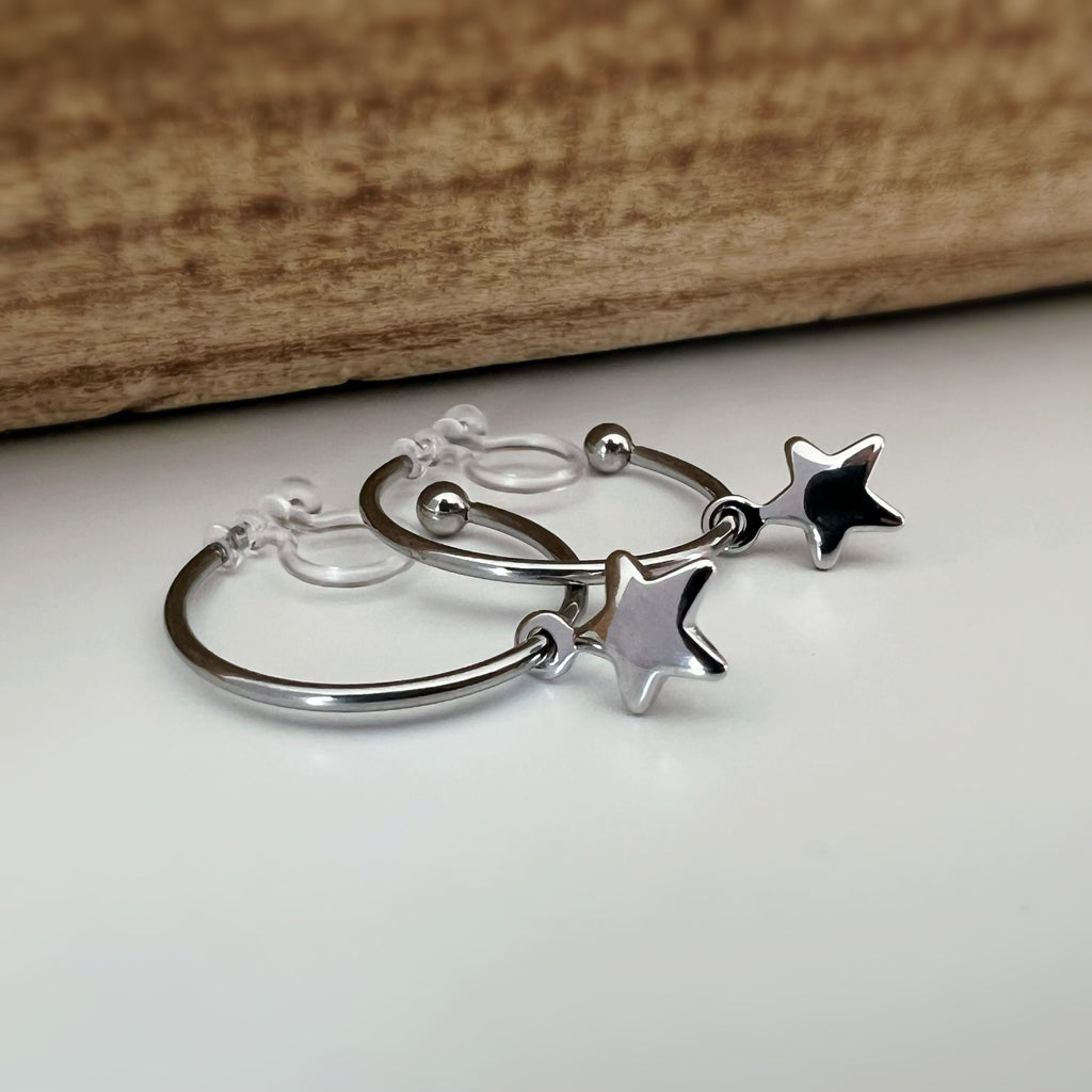 ÉTOILE Invisible Clip Earrings, Star Hoop Rings 25mm, CLIPS Creole silver color. Discreet Delicate. Comfortable.