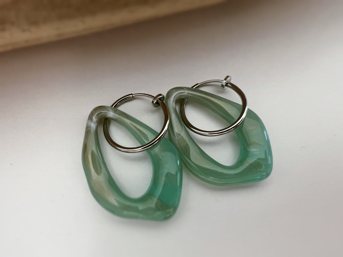2 EN 1, Clips d'oreilles Anneaux Grand Losange Acétate Vert Marron transparent. Créoles Clips 20mm Argent / Or. CLIPS confortable