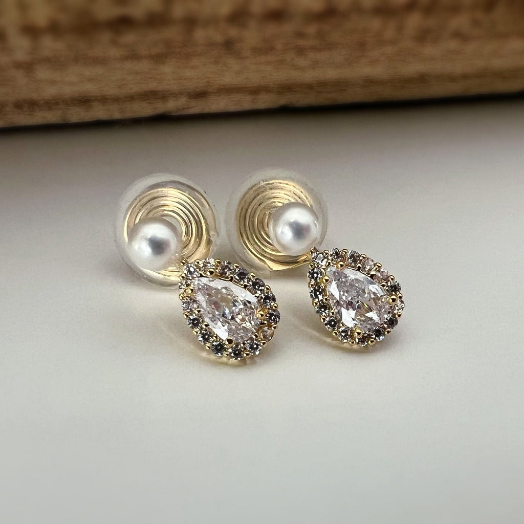 SANS DOULEUR ! Boucles d'oreilles CLIPS U spirale plaqué d'Or mini Perle blanche 4mm Goutte d'eau Zircon. Clips d'oreilles confortable.
