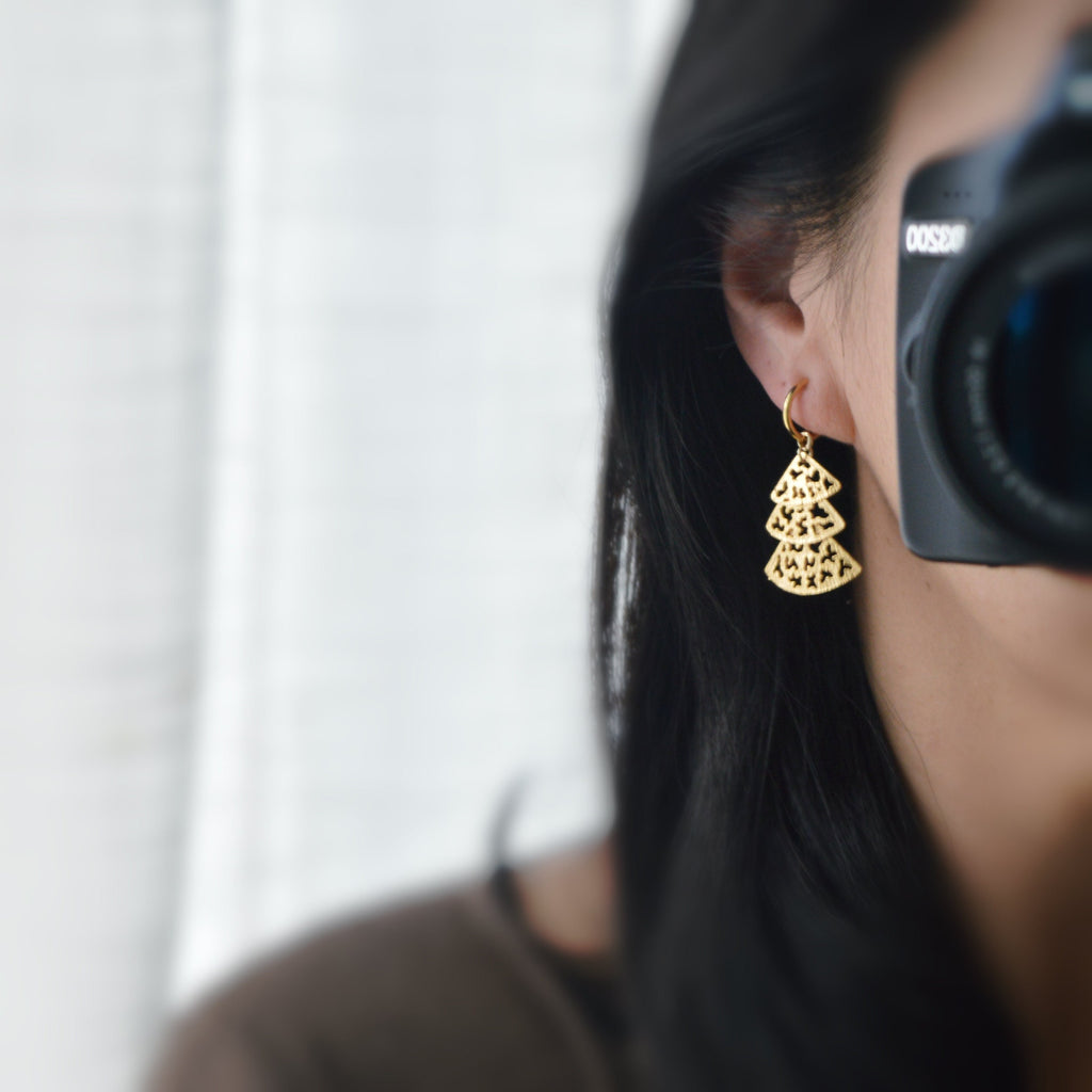 2 IN 1, Fan. CLIPS creole earrings, Dangling. Three fans. Modern ear clips.