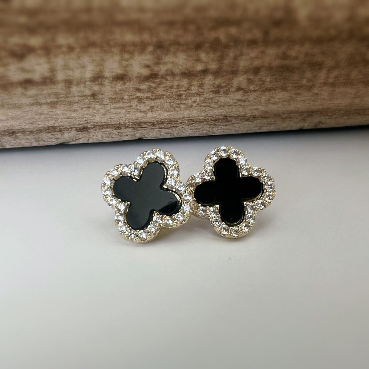 CLIPS d'oreilles invisibles, Trèfle à 4 feuilles or porte bonheur mini zircon Noir/ Blanc/ Vert Boucles d'oreilles clips confortable délicat