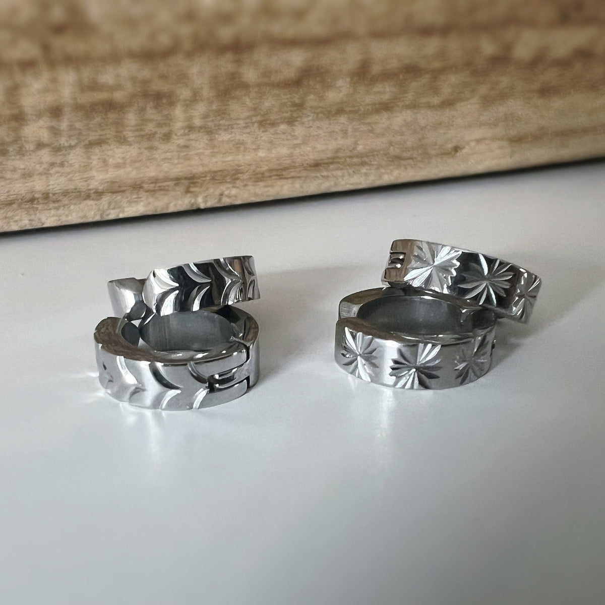 Boucles d'oreilles Rock CLIPS anneaux Argent givré Fleurs. Oreilles Non Percées. Bijoux quotidiens