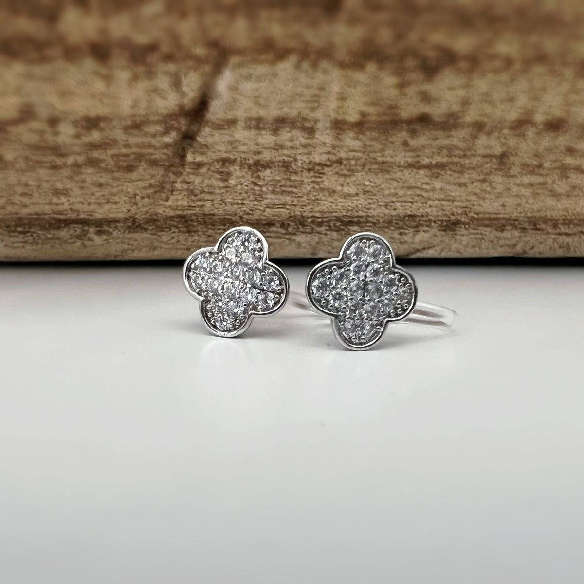 CLIPS d'oreilles invisibles Trèfle à 4 feuilles porte bonheur Noir/ Mini zircon Argent/ Argent creux Boucles d'oreilles confortable délicat