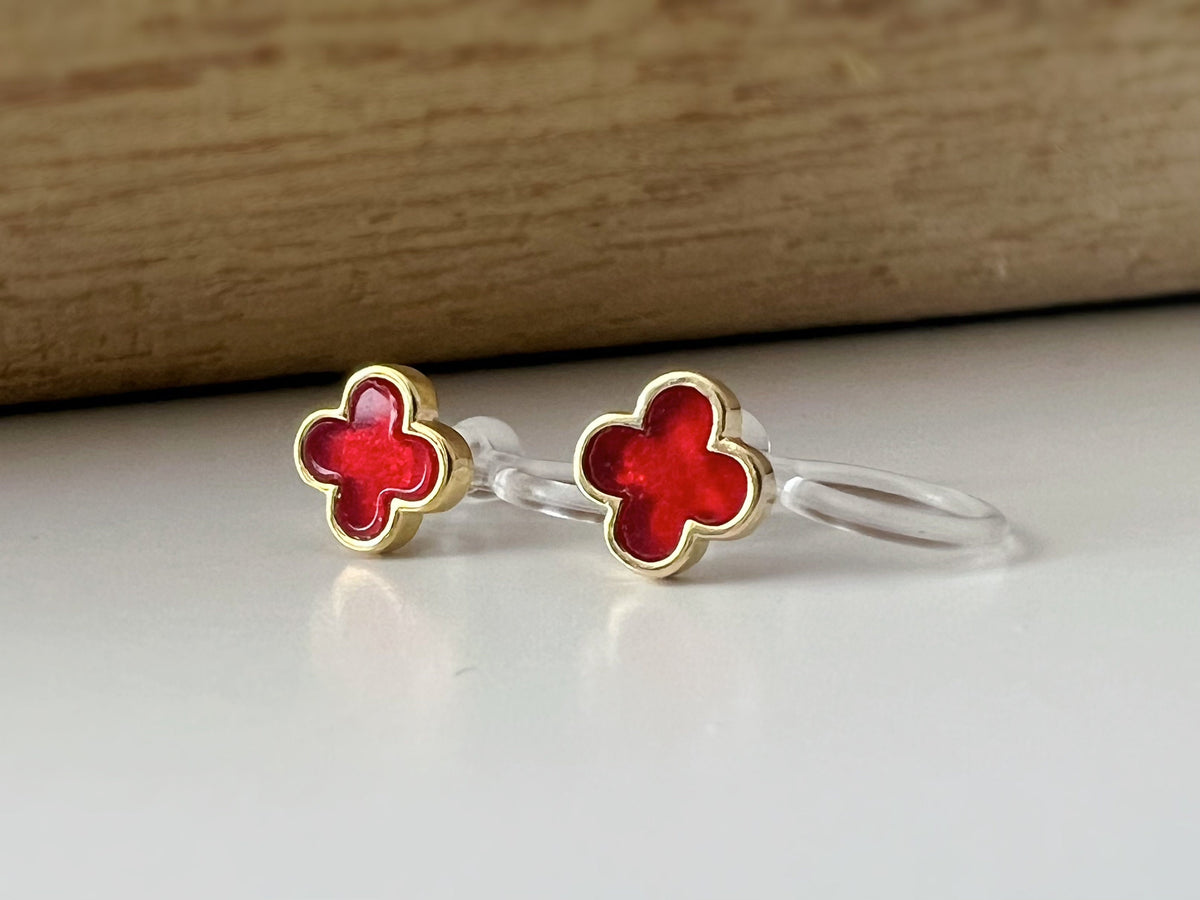 CLIPS d'oreilles invisibles Or Mini Trèfle à 4 feuilles porte bonheur Noir/ Blanc/ Rouge/ Vert. Boucles d'oreilles confortable délicat