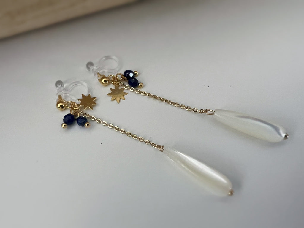 Longues Boucles d'oreilles Clips résine INVISIBLES, Perle Goutte d'eau Nacre blanche Mini perle facettes lapis-lazuli naturel, étoile or.