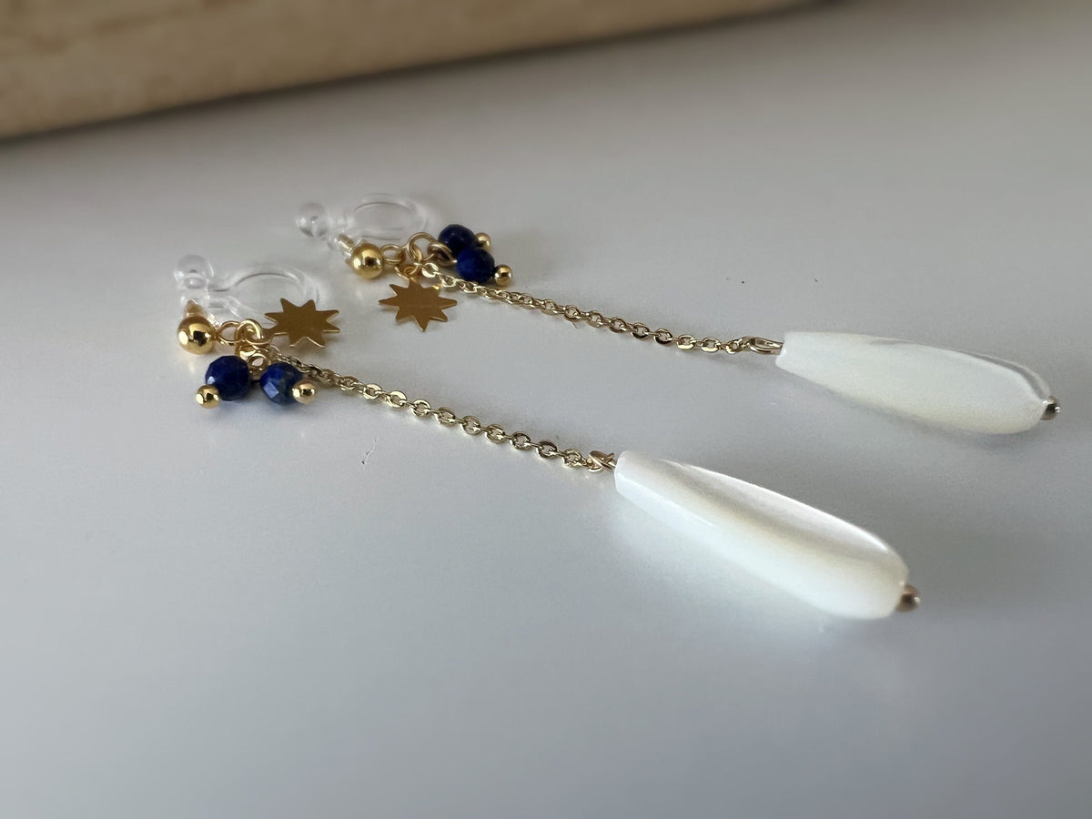 Longues Boucles d'oreilles Clips résine INVISIBLES, Perle Goutte d'eau Nacre blanche Mini perle facettes lapis-lazuli naturel, étoile or.