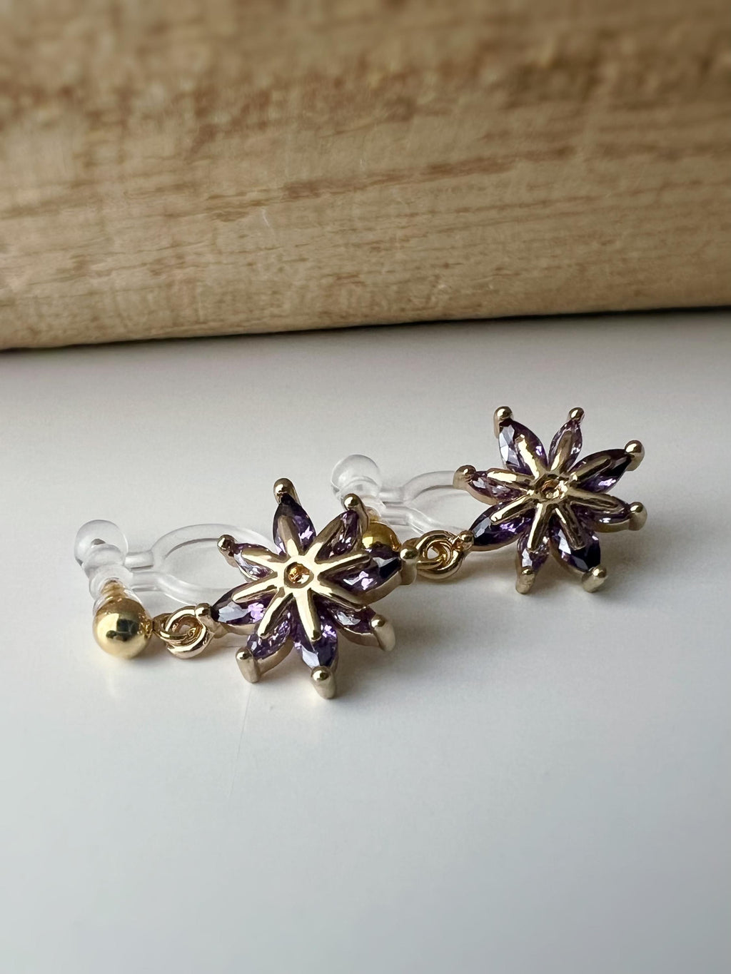 Purple daisy dangling resin ear clips, Flower Zircon CLIPS Invisible delicate daily comfortable