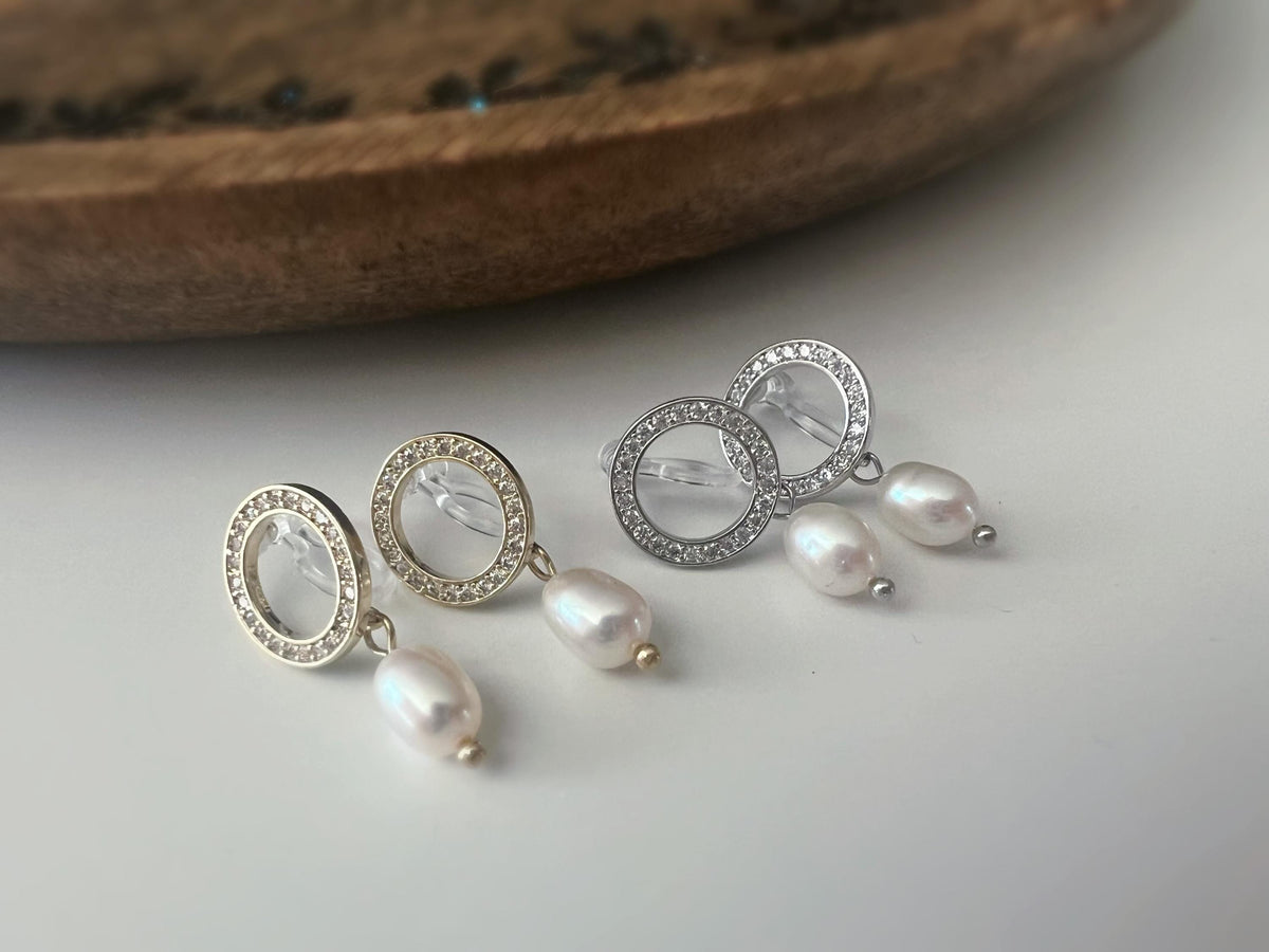 Clips d'oreilles Cercles Zircon Perle d'eau douce naturelle blanche Couleur Or/ Argent. CLIPS Invisible pendantes confortable.