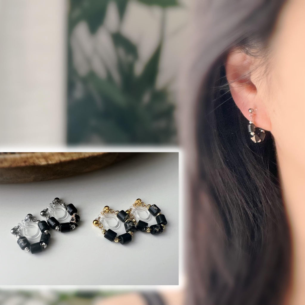 Boucles d'oreilles clip élégantes Perles cylindriques pierres noir blanc Perle gravée dorée /argentée. Confortable look raffiné naturel