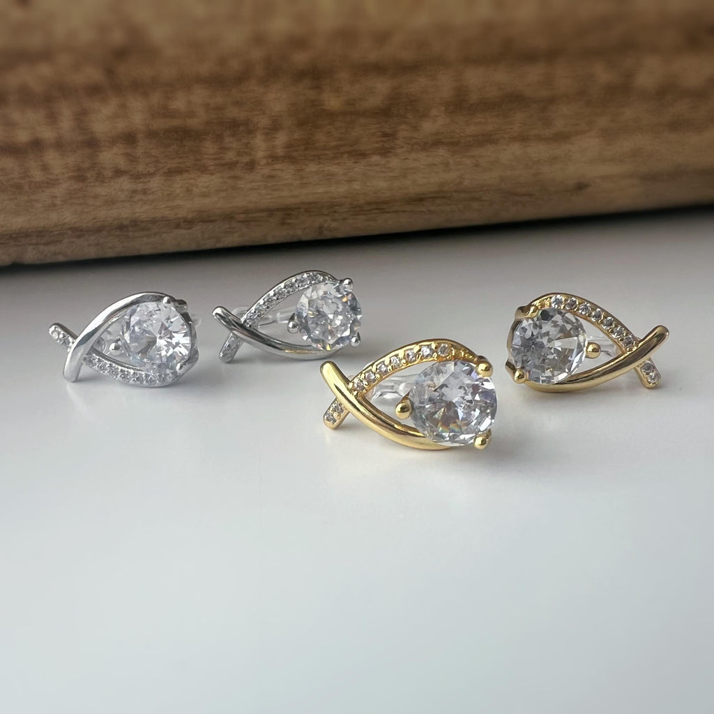Boucles d'oreilles Clips INVISIBLES or en forme de poisson, Triangle mini et grande Zircon rond. Clips d'oreilles Confortables Prêt à offrir