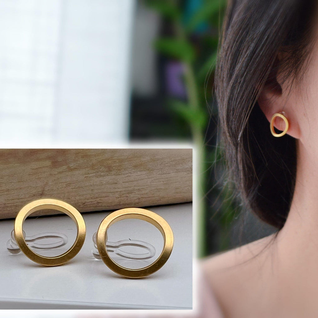 INVISIBLES Clip-on Earrings Matte Gold Color Circle, Comfortable Ear Clips, Minimalist Daily Jewelry.