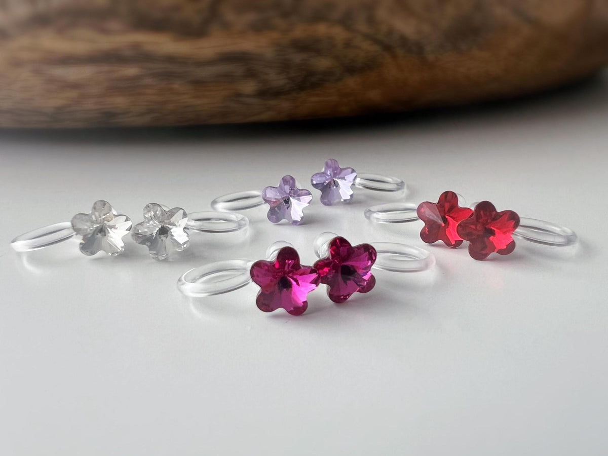 Sweet Mini Fleur Cristaux PureCrystal Boucles d’oreilles clip légères et confortables, idéales pour illuminer vos tenues sans perçage.