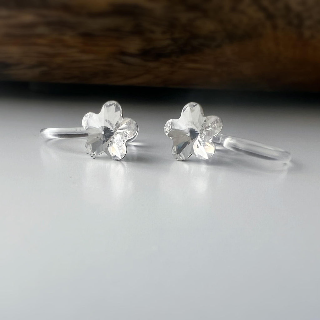 Sweet Mini Fleur Cristaux PureCrystal Boucles d’oreilles clip légères et confortables, idéales pour illuminer vos tenues sans perçage.
