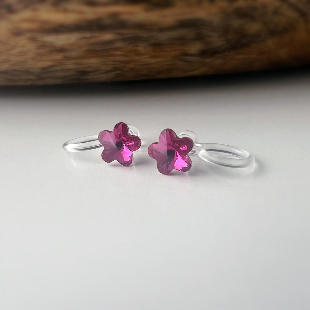 Sweet Mini Fleur Cristaux PureCrystal Boucles d’oreilles clip légères et confortables, idéales pour illuminer vos tenues sans perçage.
