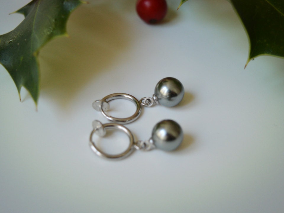 CLIPS earrings with pearls (white/pink/grey)
