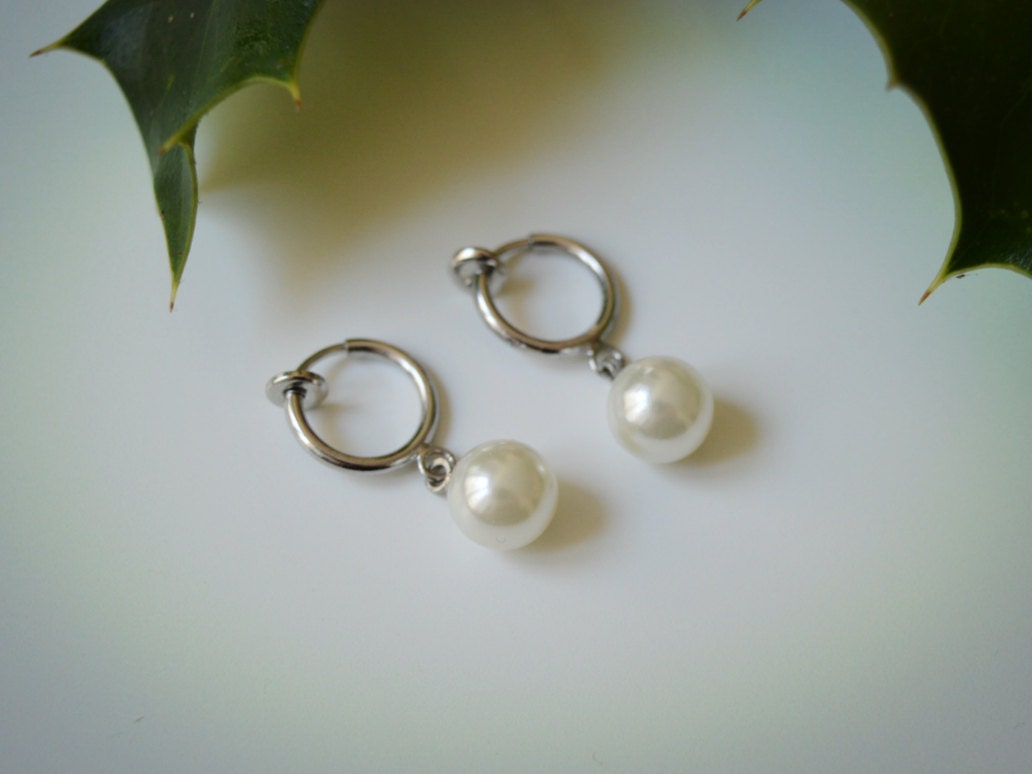 CLIPS earrings with pearls (white/pink/grey)